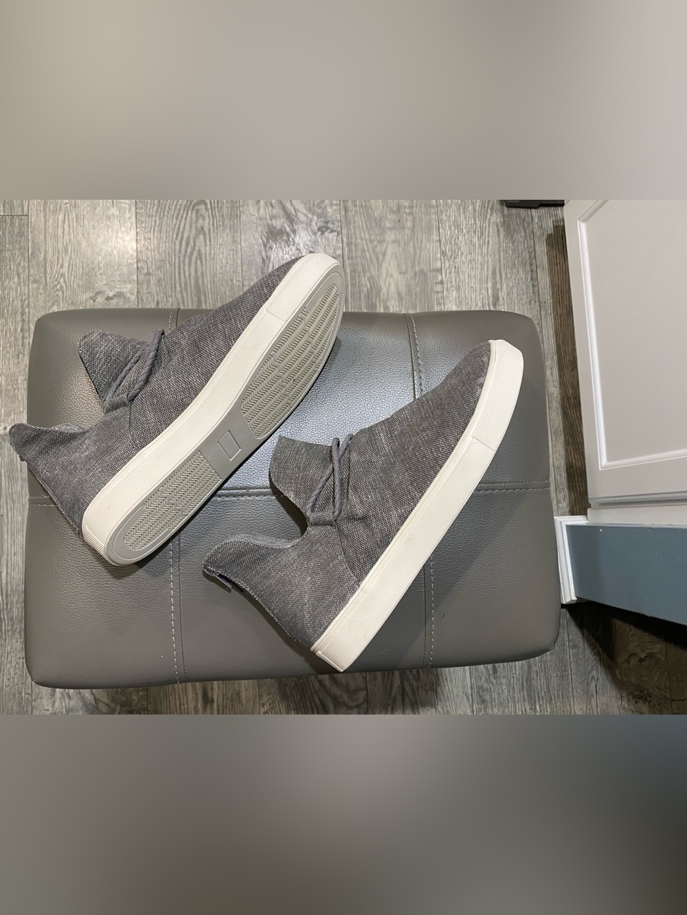 NWOT! Women’s Size 10- “Very G” Boutique Gray Slip-On Sneakers w/ Back Zipper